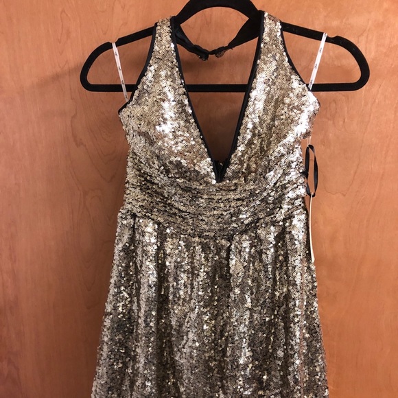 Forever 21 Dresses & Skirts - Forever 21 Gold Sequin Mini Dress - Small
